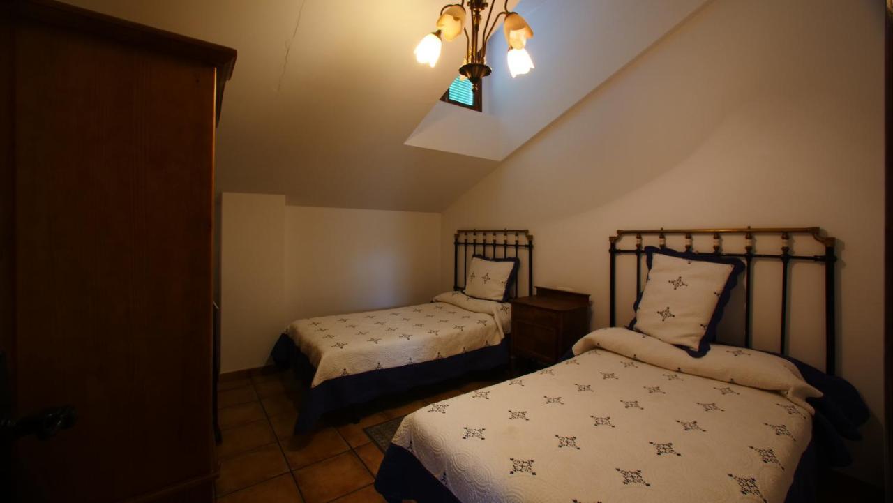 Casa Rural Plaza Vieja Saldana Bagian luar foto